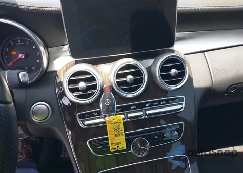 2015 Mercedes-Benz C 300 Luxury/Sport из США, поврежденный, VIN 55SWF4JB4FU074983